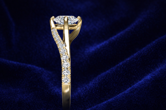 Helia Curve Solitaire Ring