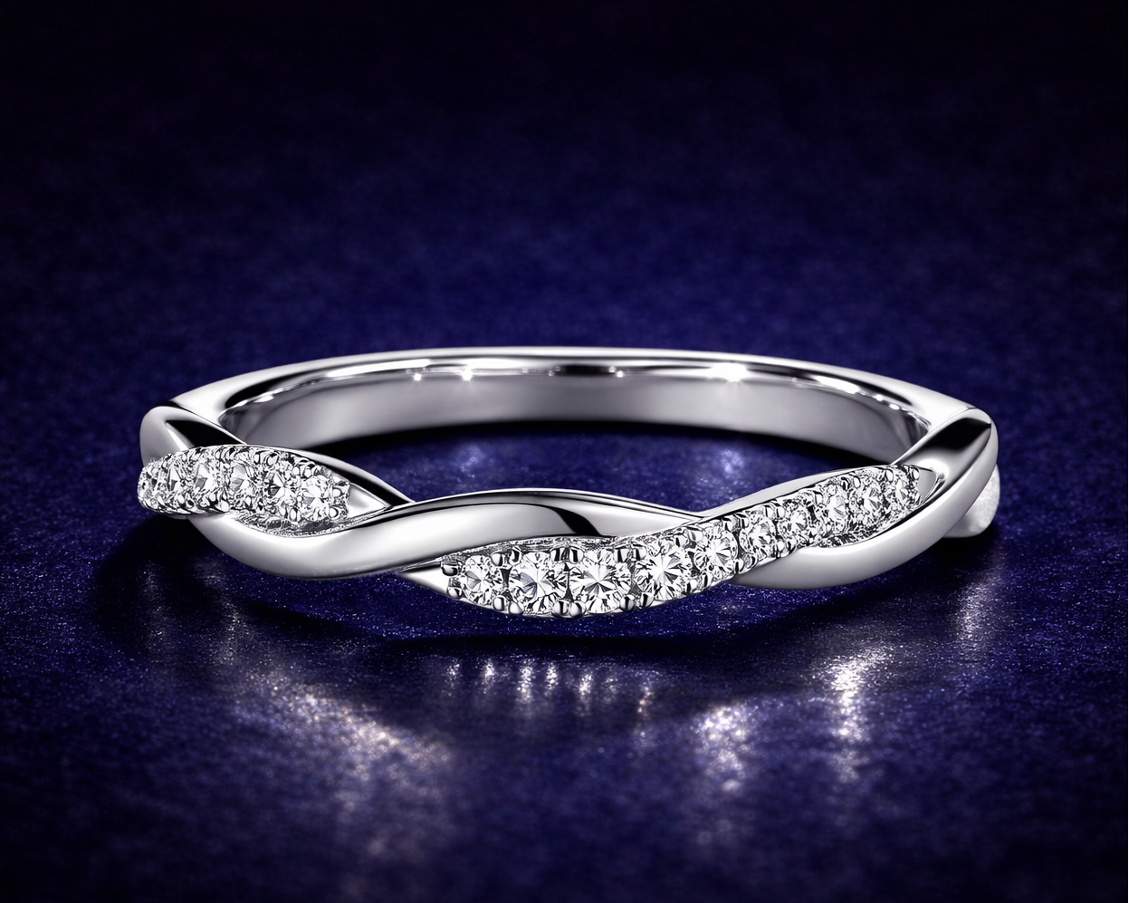 Glorion Seraphine – Twisted Diamond Ring